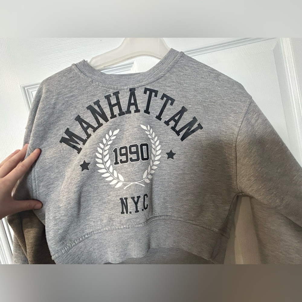 Forever 21 crewneck